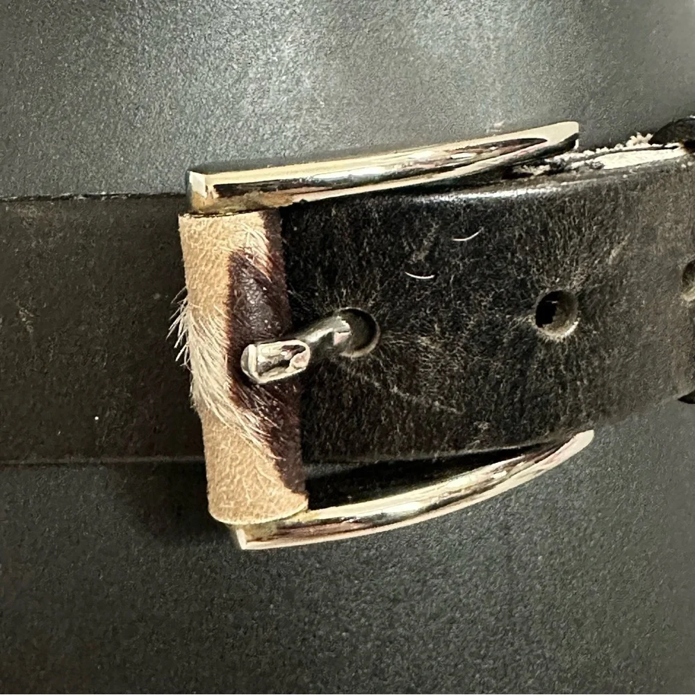Elegant Danier Black Leather Belt with cowhide details,silver-toned buckle sz 26